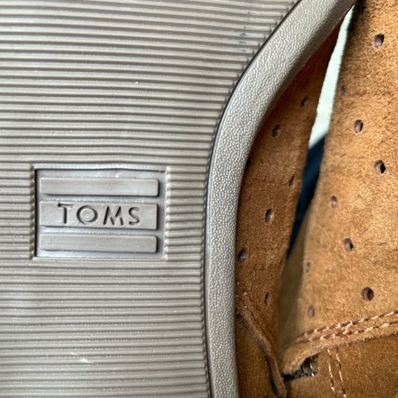 TOMS Majorca chestnut brown suede perforated peep-toe ankle boots with fringe - Picture 3 of 9